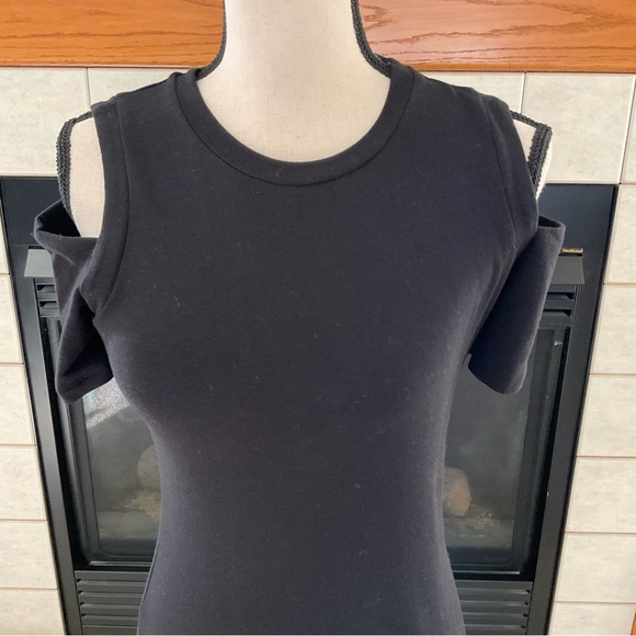 Athleta Passport Cold Shoulder Shift Dress, Sz XS - Picture 2 of 6